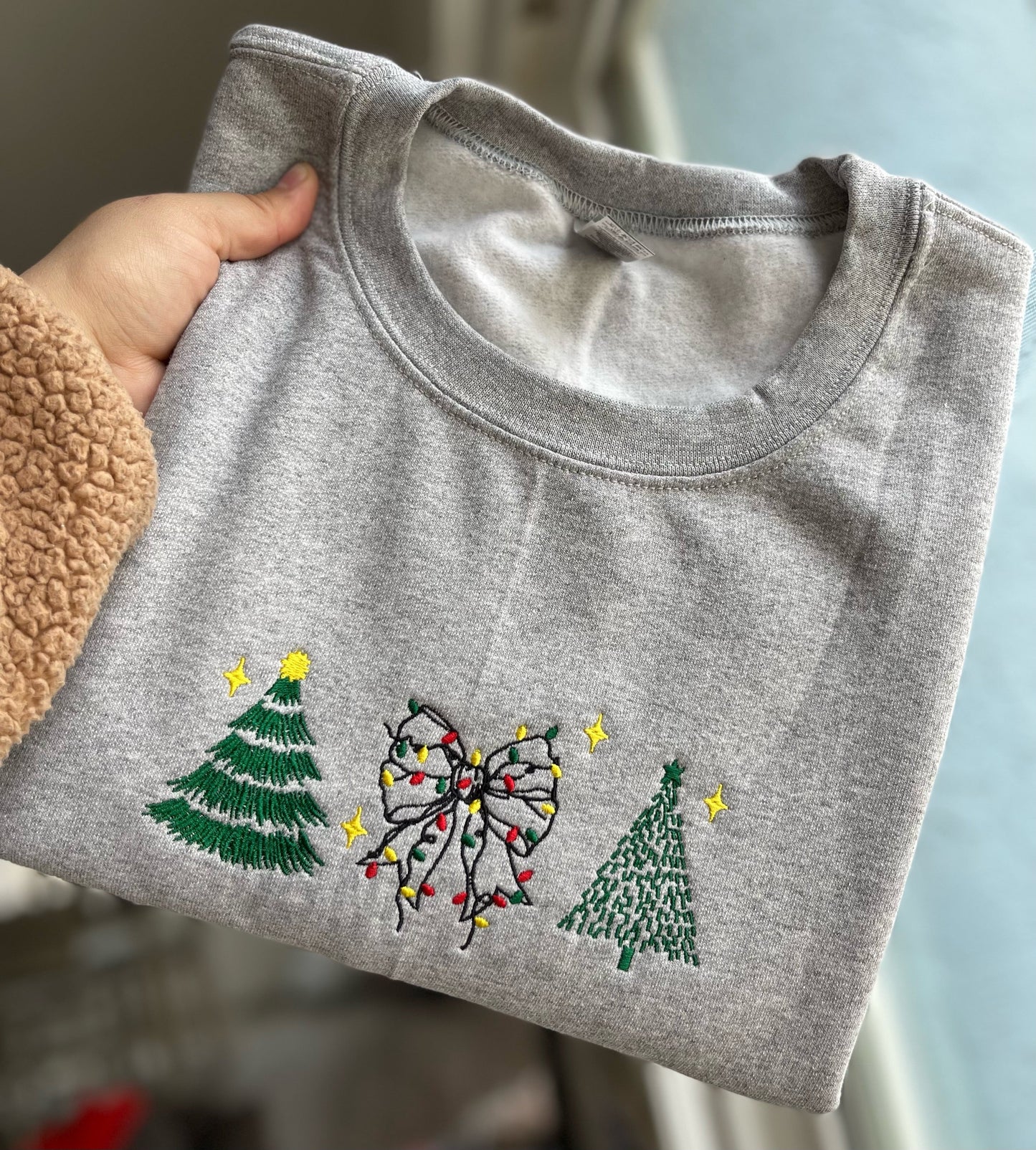 Classic Christmas (Embroidered) -WS